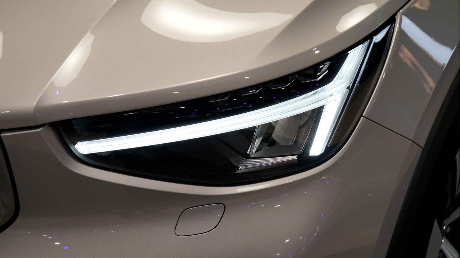2022 Volvo XC40 1.5 T5 Plug-in Hybrid 262HP DCT7 FACELIFT - Image 9