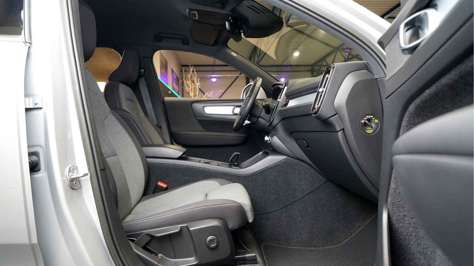 2022 Volvo XC40 1.5 T5 Plug-in Hybrid 262HP DCT7 FACELIFT - Image 11